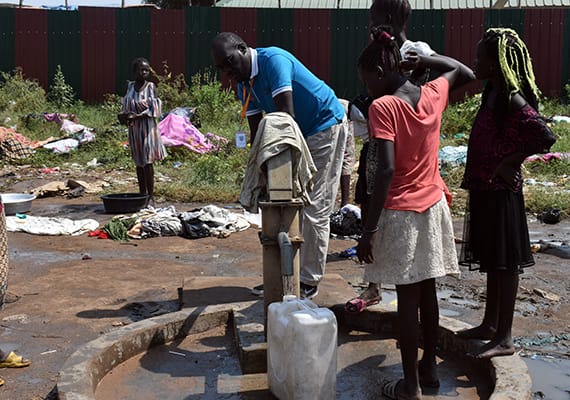 南スーダン：栗田工業株式会社のご支援で、国内避難民キャンプに井戸とトイレを設置